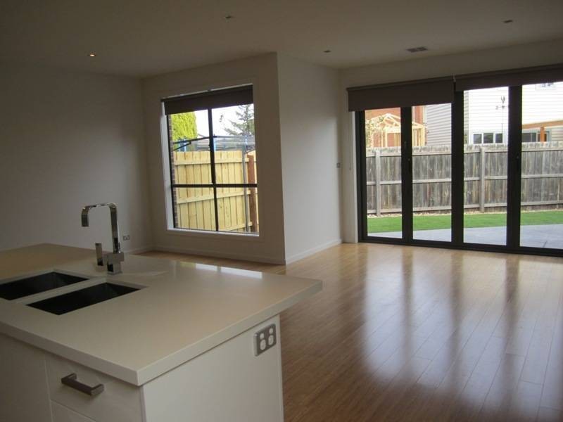 21A Dove Ave, Altona VIC 3018
