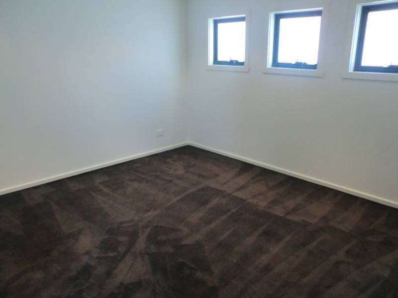 2/41 Grieve Parade, Altona VIC 3018