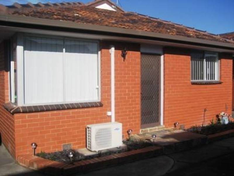 2/33  Bradley Street, Newport VIC 3015