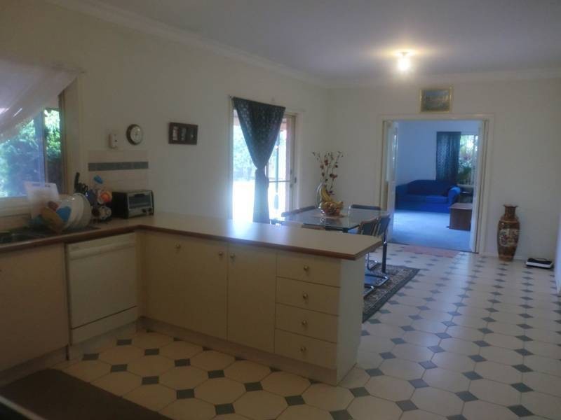 2 Irvine Court, Altona Meadows VIC 3028