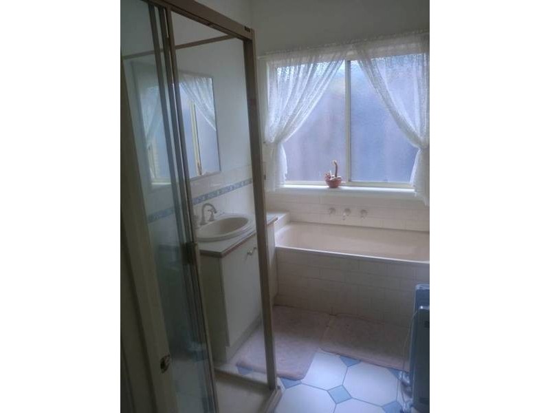 2 Irvine Court, Altona Meadows VIC 3028