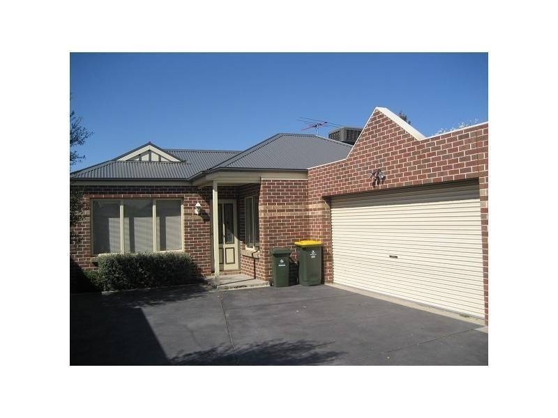 2/34 Bradley St, Newport VIC 3015
