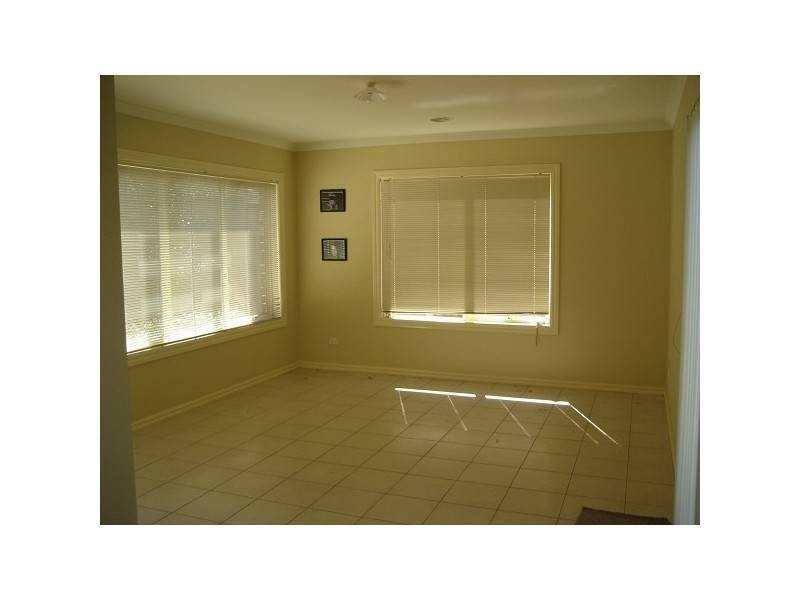 2/34 Bradley St, Newport VIC 3015