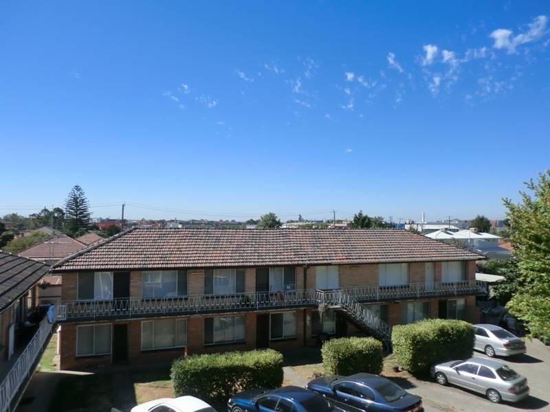 5/2 Stenhouse Ave, Brooklyn VIC 3012