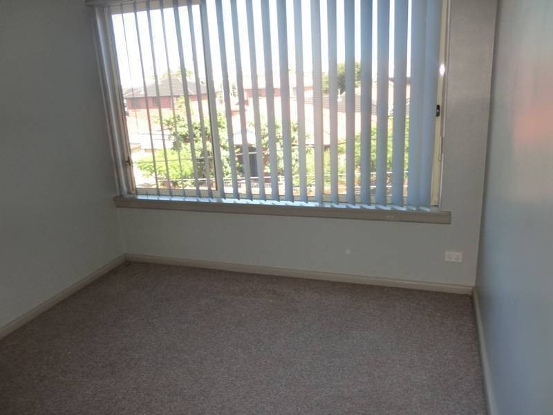 5/2 Stenhouse Ave, Brooklyn VIC 3012