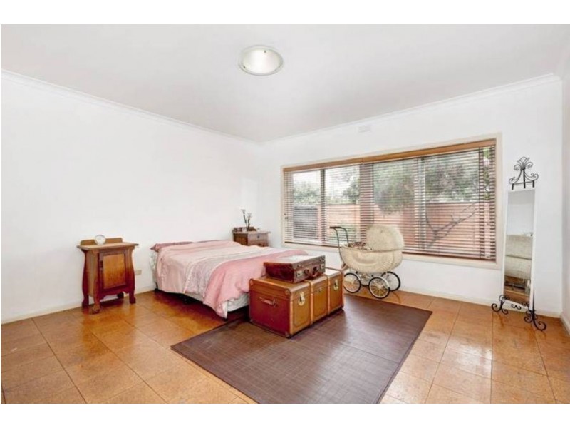 2/31 Millers Road, Altona VIC 3018