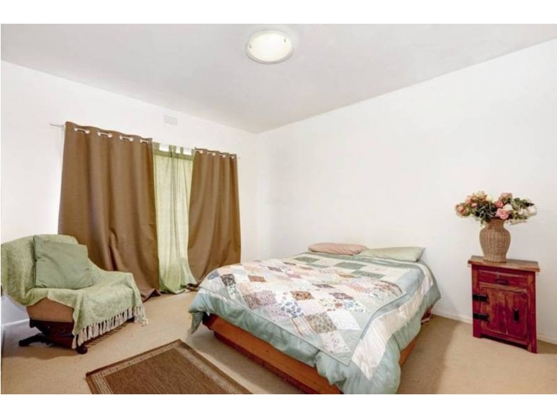 2/31 Millers Road, Altona VIC 3018