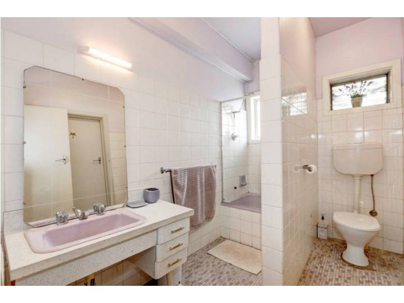 2/31 Millers Road, Altona VIC 3018