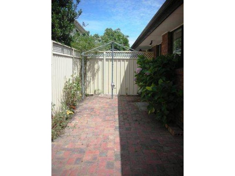 2/5 Upton Street, Altona VIC 3018