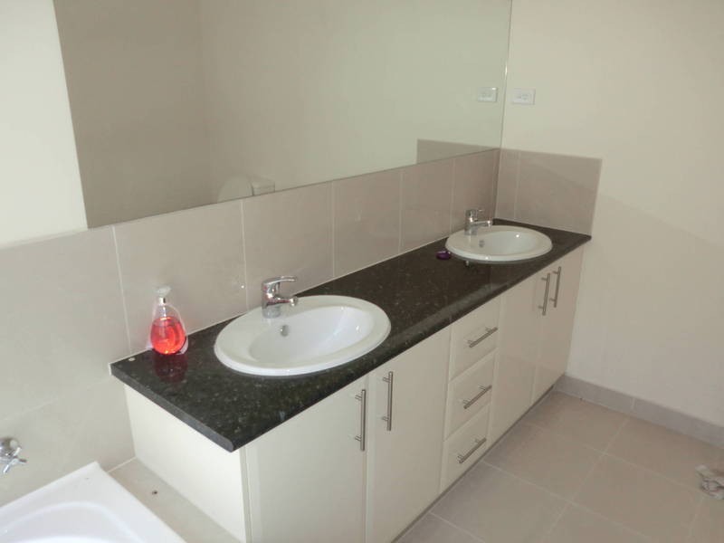 10 Gibralter Gardens, Point Cook VIC 3030