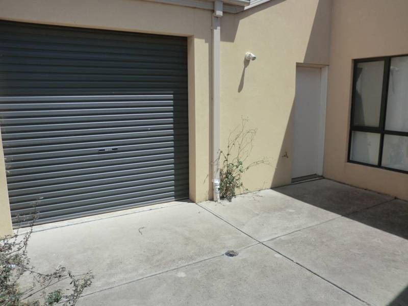 10 Gibralter Gardens, Point Cook VIC 3030