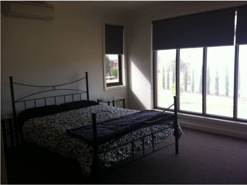 6 Skyward Drive,Sanctuay Lakes, Point Cook VIC 3030