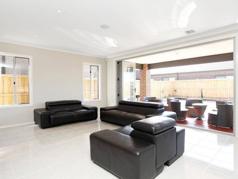 11 Royal Circuit, Point Cook VIC 3030