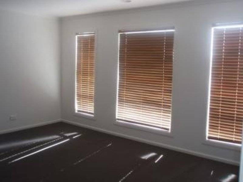 10 Mahogany Drive, Point Cook VIC 3030