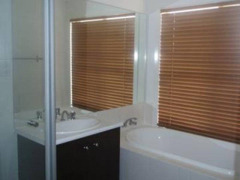 10 Mahogany Drive, Point Cook VIC 3030