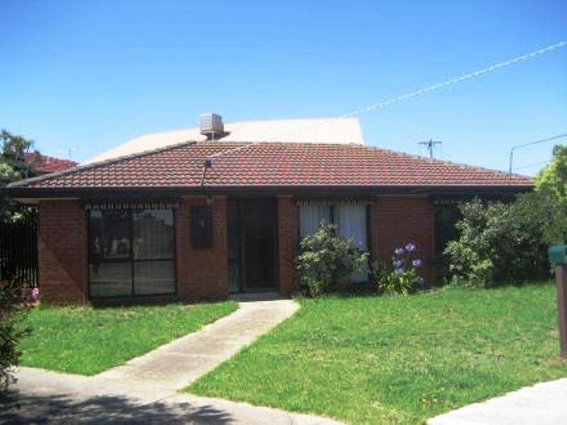 4 McGowan Court, Altona Meadows VIC 3028