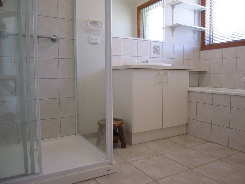 2/182 Blyth Street, Altona VIC 3018