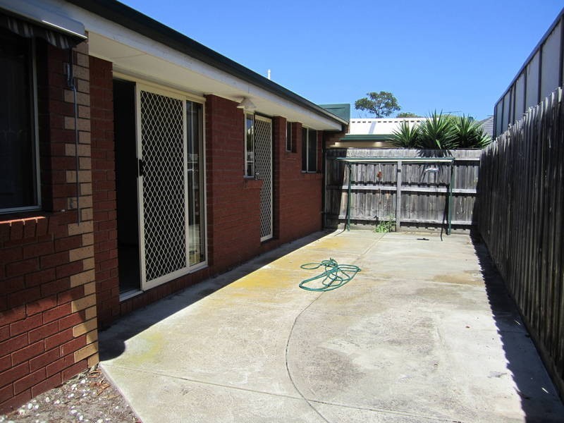 2/182 Blyth Street, Altona VIC 3018
