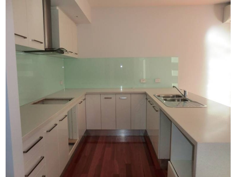 1/212 Civic Parade, Altona VIC 3018