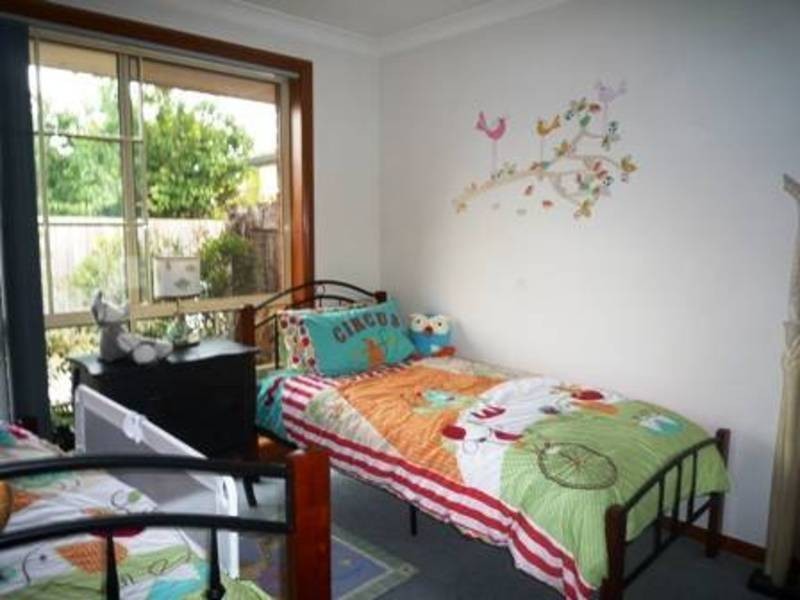 2 182 Blyth Street, Altona VIC 3018