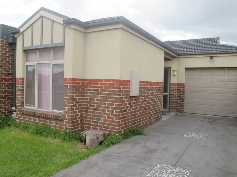 2/5 Eames, Brooklyn VIC 3012