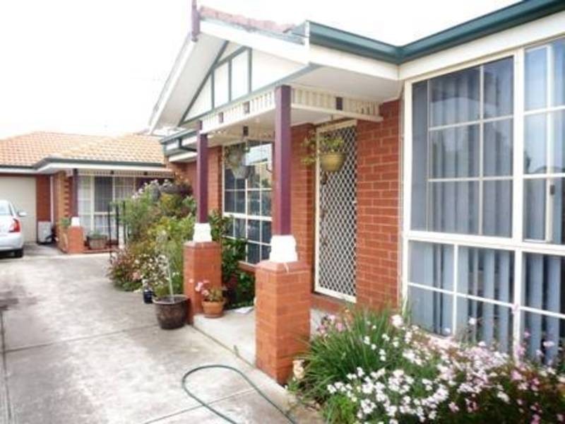 2 182 Blyth Street, Altona VIC 3018