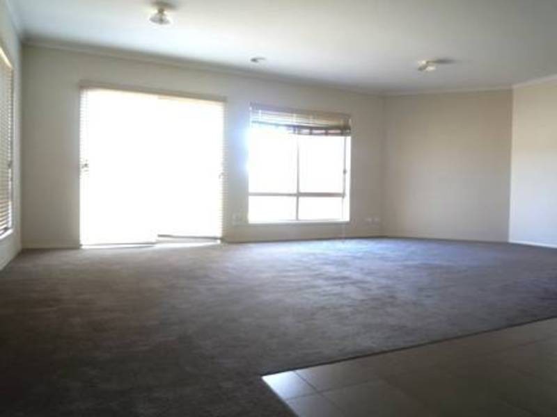 19 Fantail Crescent, Truganina VIC 3029