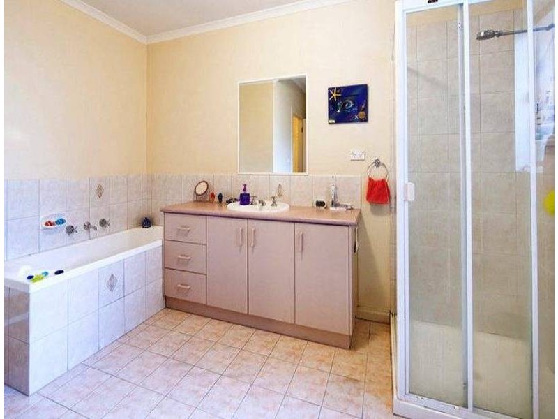 5/133-135 Grieve Parade, Altona VIC 3018