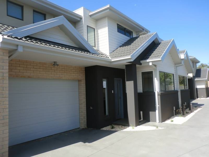 2/41 Grieve Parade, Altona VIC 3018