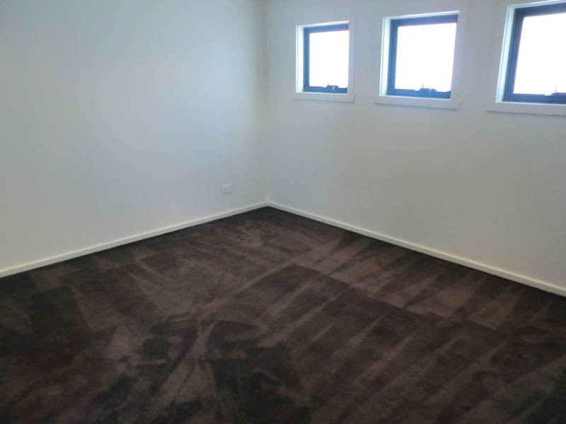 2/41 Grieve Parade, Altona VIC 3018