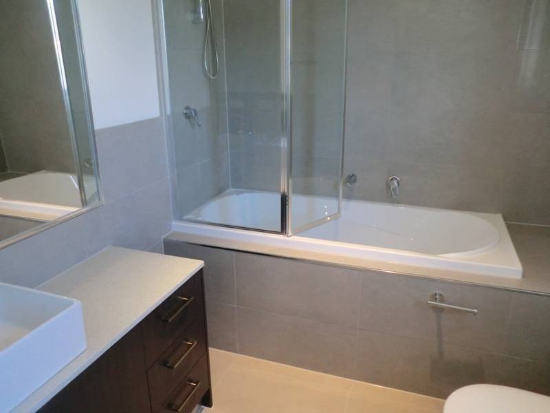 2/41 Grieve Parade, Altona VIC 3018