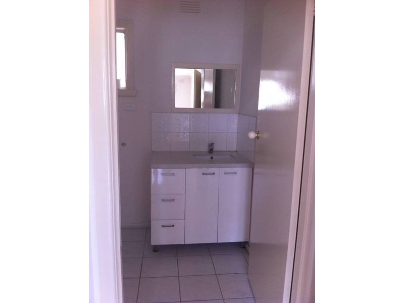 1/6  Bruce Street, Laverton VIC 3028