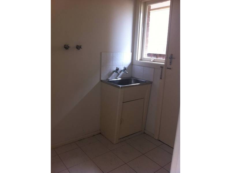 1/6  Bruce Street, Laverton VIC 3028