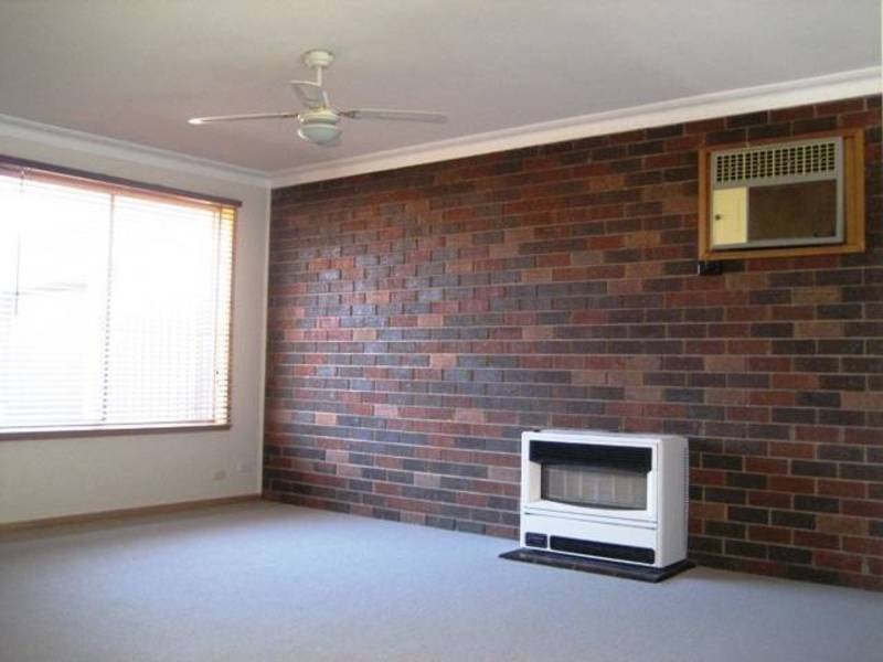 4/25 McBain Street, Altona VIC 3018