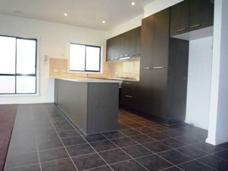 2/7 Bridlepath Drive, Truganina VIC 3029