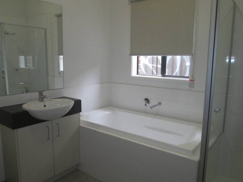 2/49 Alma Avenue, Altona Meadows VIC 3028