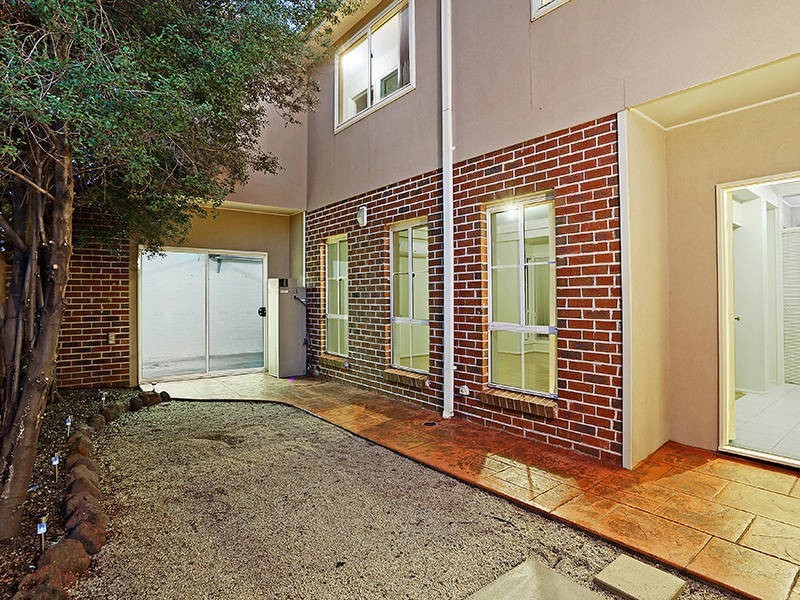 2/34 Bent St, Altona VIC 3018