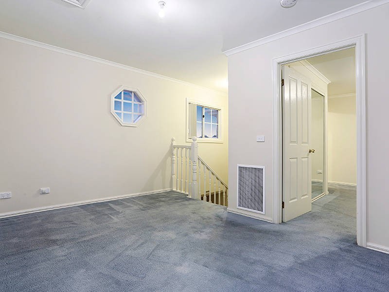 2/34 Bent St, Altona VIC 3018