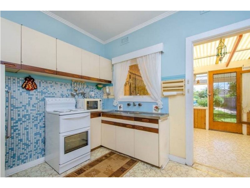 14 Almond Aveunue, Brooklyn VIC 3012