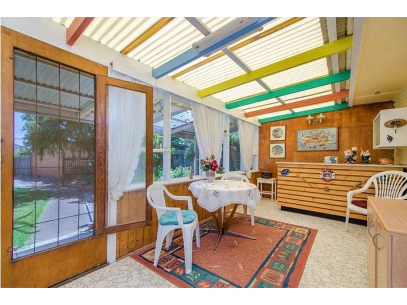 14 Almond Aveunue, Brooklyn VIC 3012