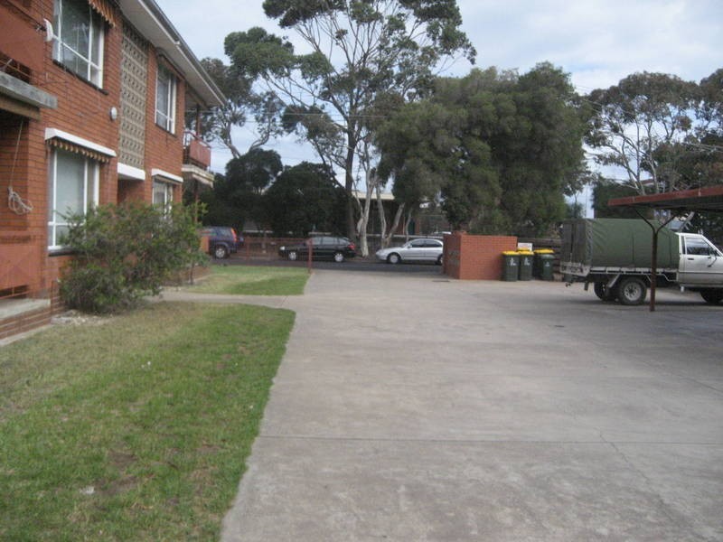 8/83 Railway Street, Altona VIC 3018