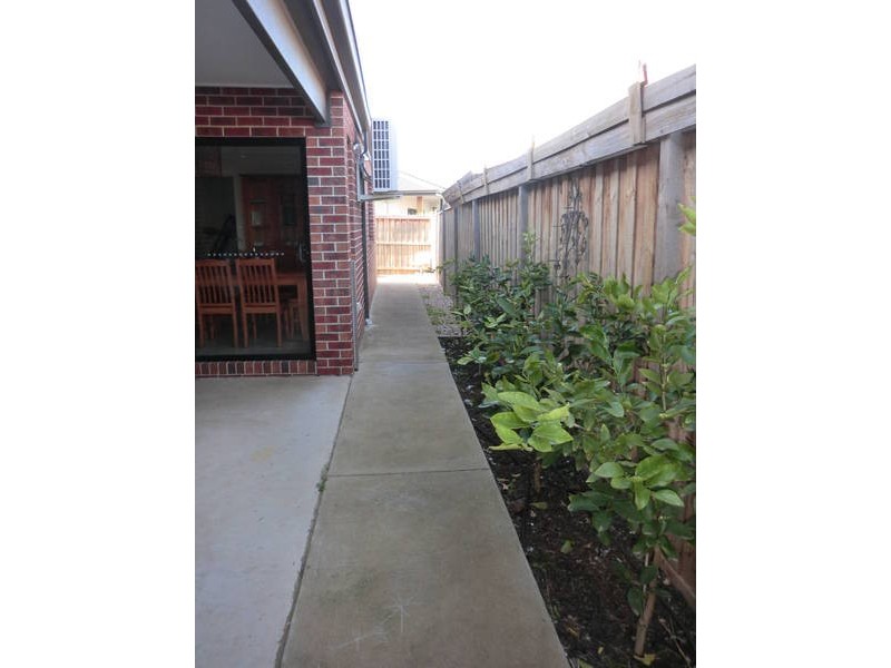 11 McLachlan Drive, Williams Landing VIC 3027