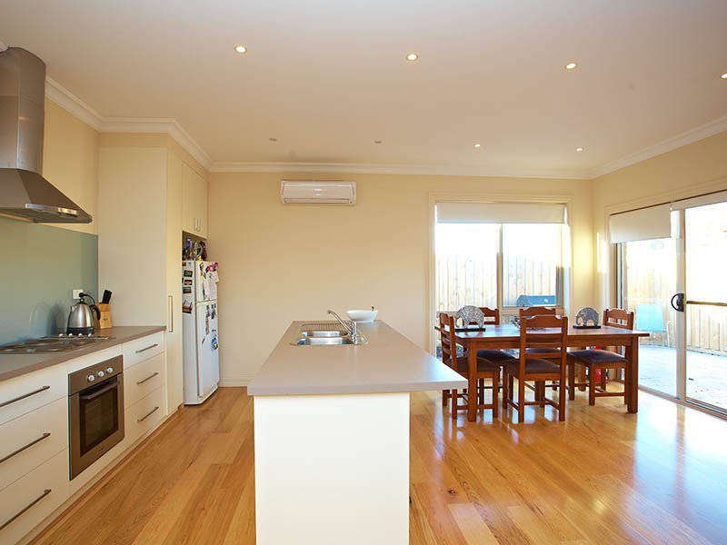 2/27 Heffernan Street, Laverton VIC 3028