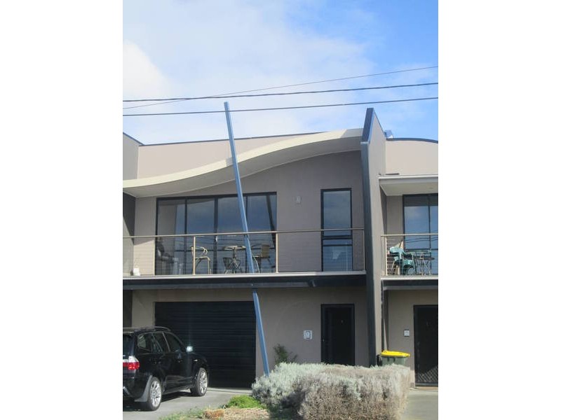 2/369 Esplanade, Altona VIC 3018