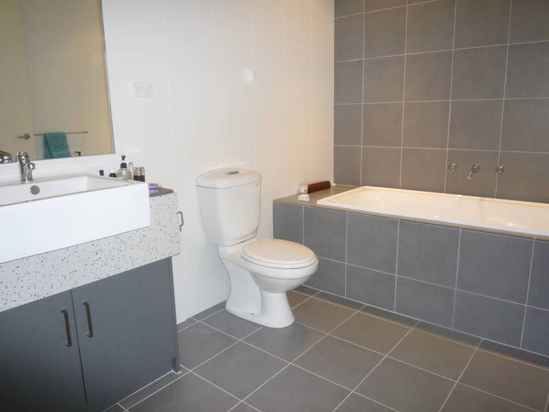 2/369 Esplanade, Altona VIC 3018