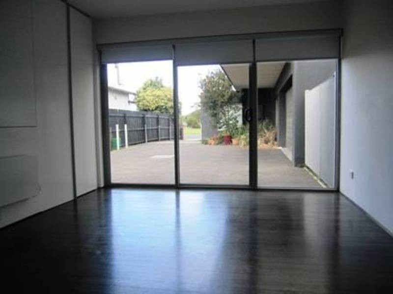 2/23 Beach Street, Seaholme VIC 3018