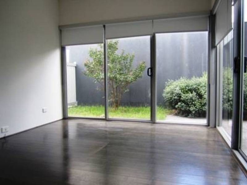 2/23 Beach Street, Seaholme VIC 3018