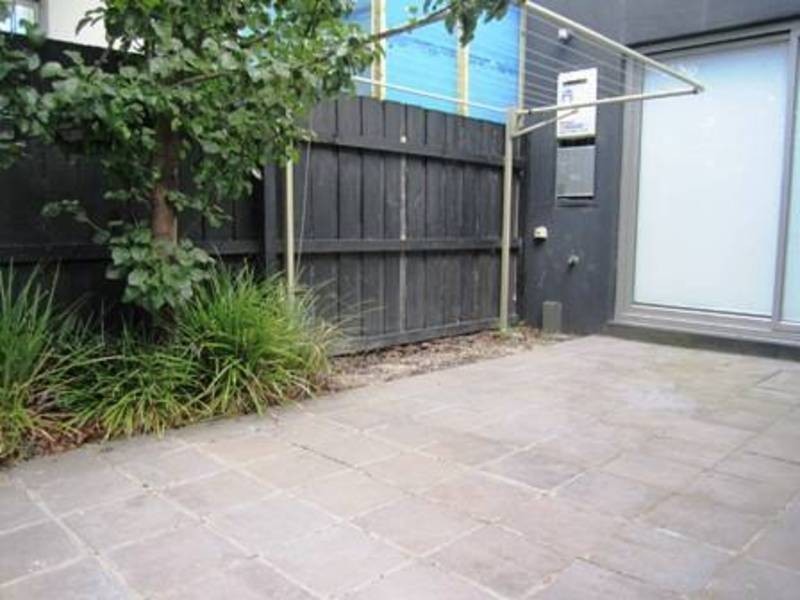 2/23 Beach Street, Seaholme VIC 3018