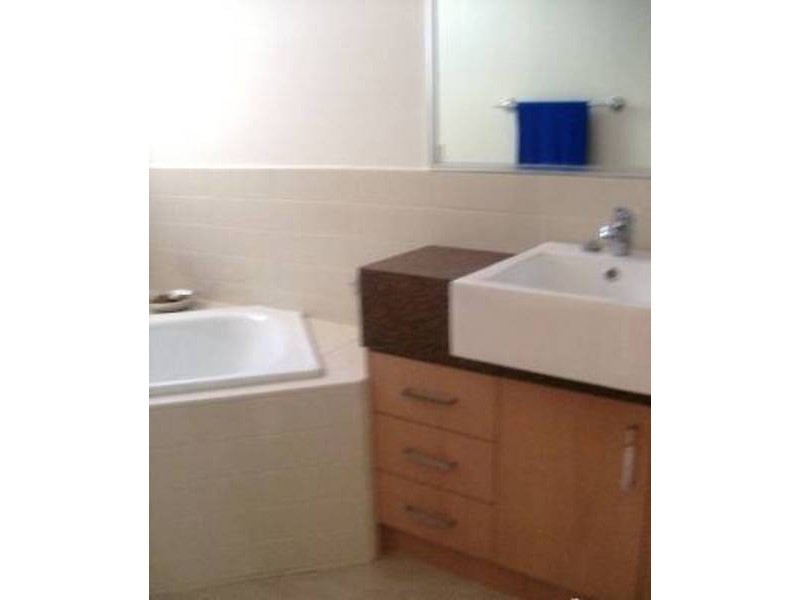 2/42  Galvin Street, Altona VIC 3018