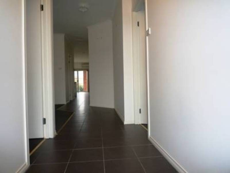 8 Global Way, Wyndham Vale VIC 3024